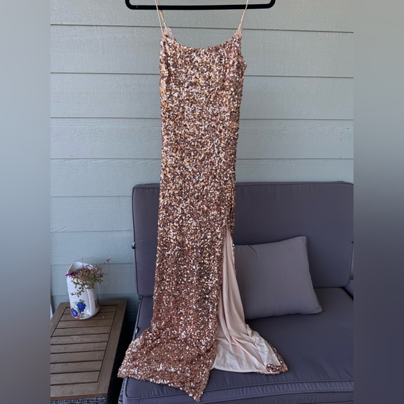 Elegant Sequin Prom Dress in Gold - Picture 5 of 12